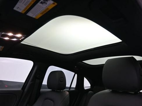 New 2025 Mercedes-Benz GLA 250 4MATIC image 2