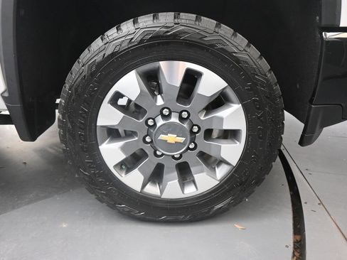 Used 2022 Chevrolet Silverado 2500 Custom w/ Custom Convenience Package image 23