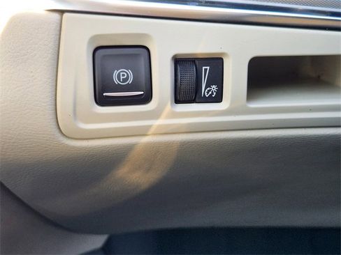 Used 2021 Cadillac XT5 Premium Luxury image 23