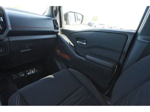 Certified 2025 Nissan Frontier PRO-4X w/ Interior Protection Package AWD/4WD image 12
