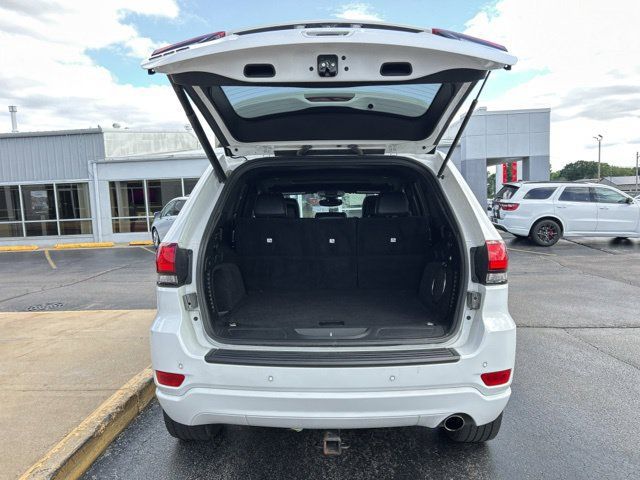 Used 2019 Jeep Grand Cherokee Altitude AWD/4WD image 8