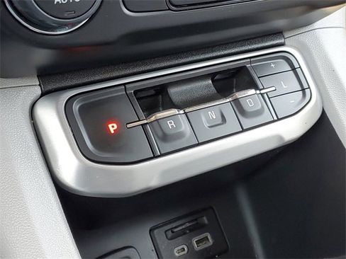 Certified 2023 GMC Acadia SLT image 15