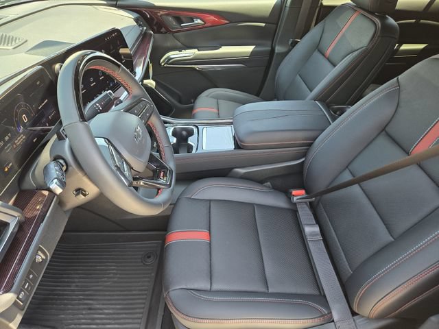 New 2026 Chevrolet Traverse RS w/ LPO, Floor Liner Package FWD image 9