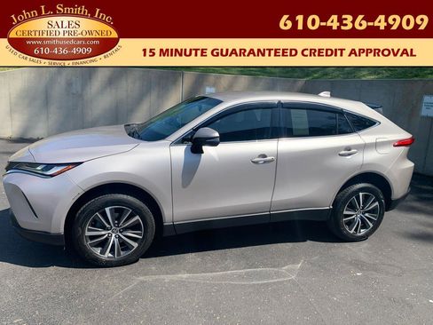 Used 2023 Toyota Venza LE AWD/4WD image 1