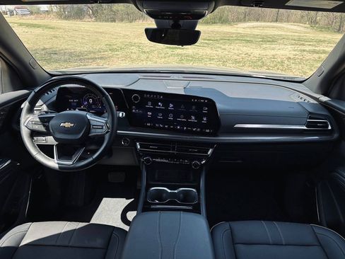 Used 2025 Chevrolet Traverse High Country FWD image 22