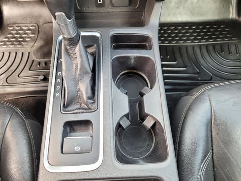 Used 2017 Ford Escape Titanium w/ Equipment Group 301A AWD/4WD image 26