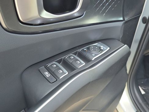 New 2026 Kia Sorento S FWD image 17