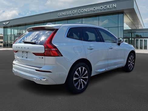 Used 2023 Volvo XC60 B5 Plus AWD/4WD image 6