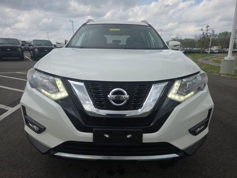 Used 2017 Nissan Rogue SV w/ SV Premium Package AWD/4WD image 3
