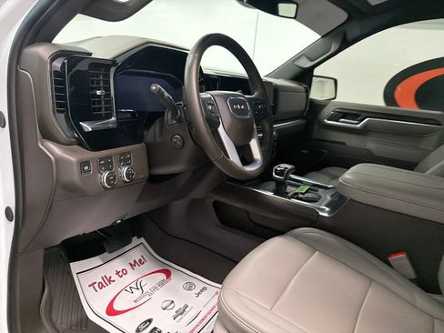 Used 2026 GMC Sierra 1500 SLT w/ SLT Premium Plus Package AWD/4WD image 9