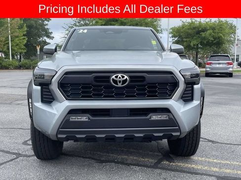 Used 2024 Toyota Tacoma TRD Off-Road AWD/4WD image 8