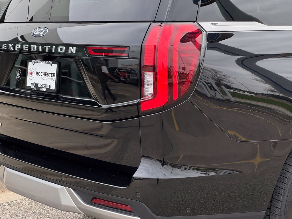Used 2025 Ford Expedition Platinum AWD/4WD image 52