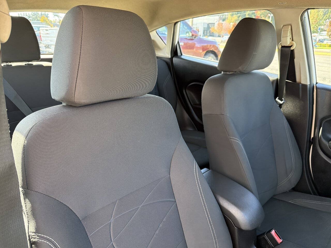 Used 2015 Ford Fiesta SE FWD image 14