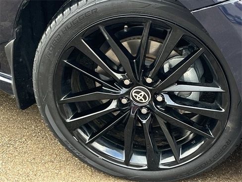 Used 2022 Toyota Camry XSE image 10