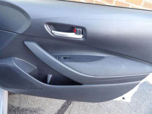 Used 2020 Toyota Corolla LE image 13