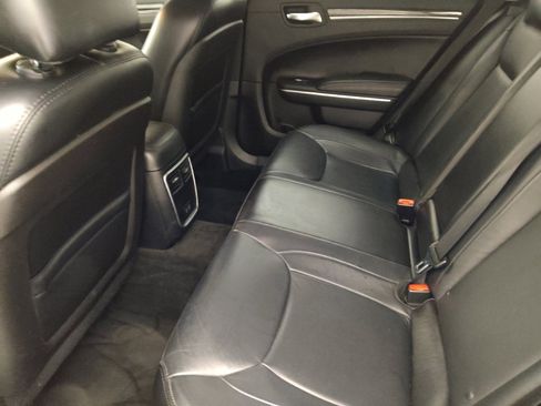 Used 2015 Chrysler 300 Limited RWD image 18