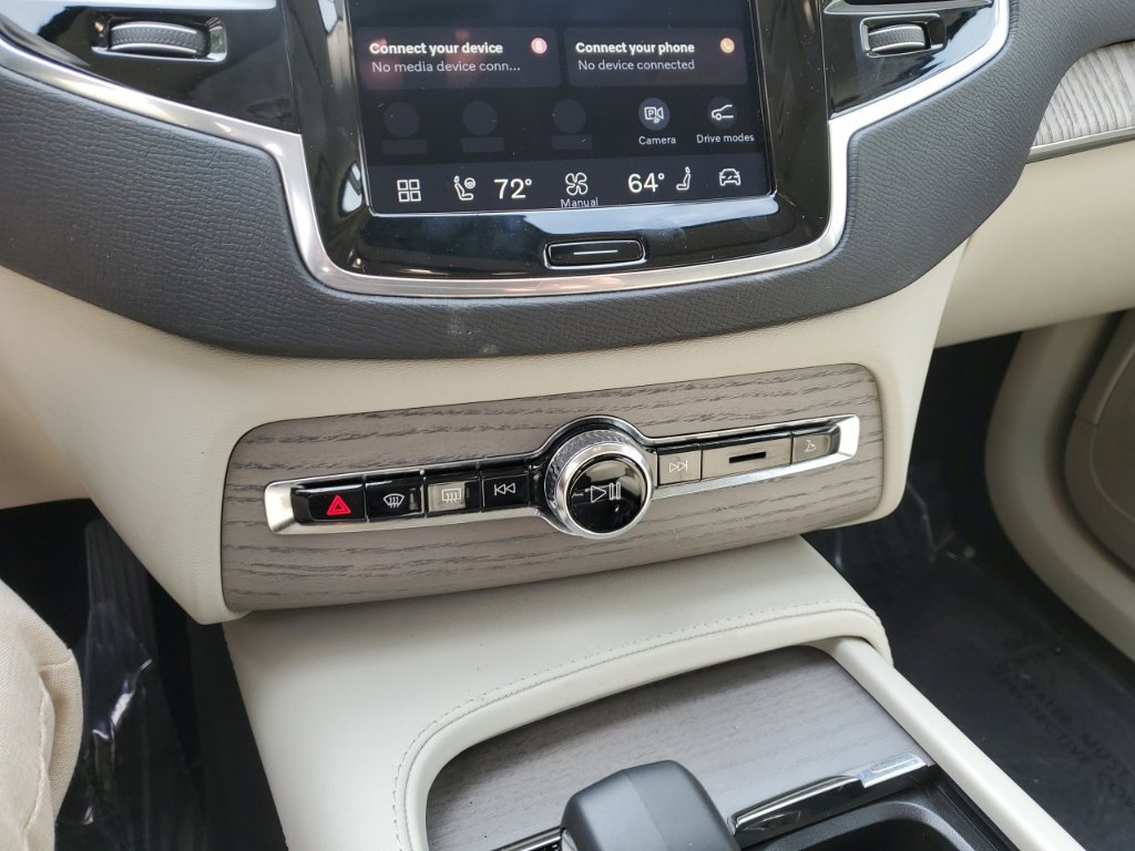 Certified 2024 Volvo XC90 T8 Plus AWD/4WD image 15
