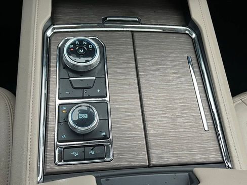Used 2024 Ford Expedition Max Limited image 35