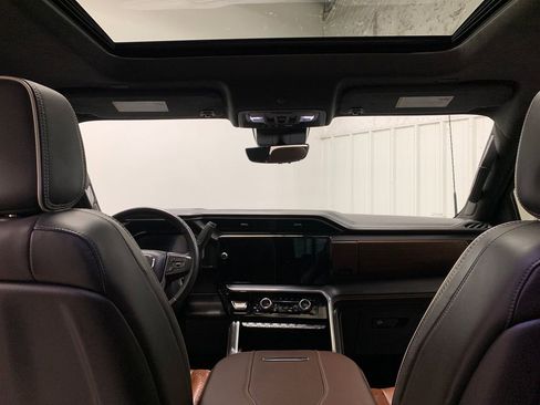 Used 2024 GMC Sierra 3500 Denali Ultimate image 17