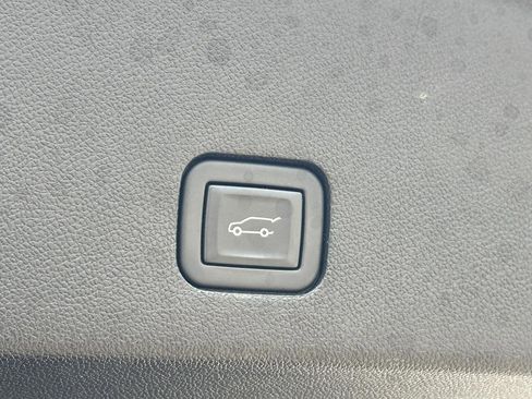 Used 2023 Cadillac XT6 Premium Luxury w/ Platinum Package image 12