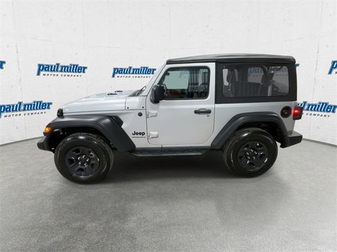 Used 2023 Jeep Wrangler Sport image 7