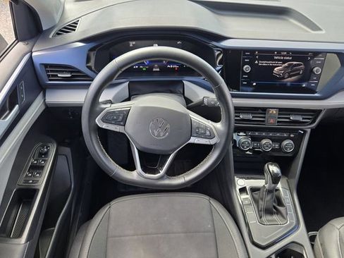 Certified 2024 Volkswagen Taos SE image 15