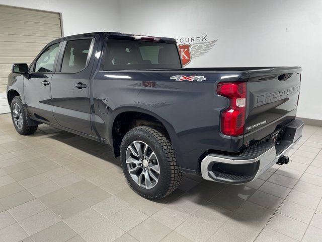 Used 2024 Chevrolet Silverado 1500 LT AWD/4WD image 4