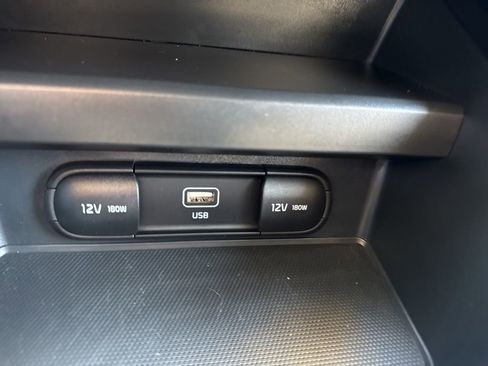 Used 2023 Kia Soul FWD image 25