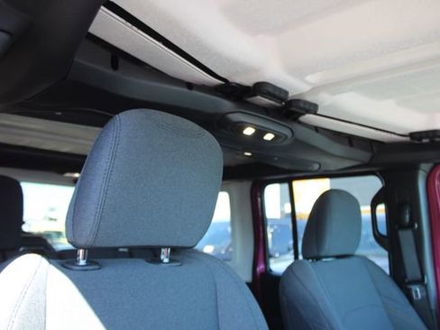 Used 2024 Jeep Wrangler Willys image 35