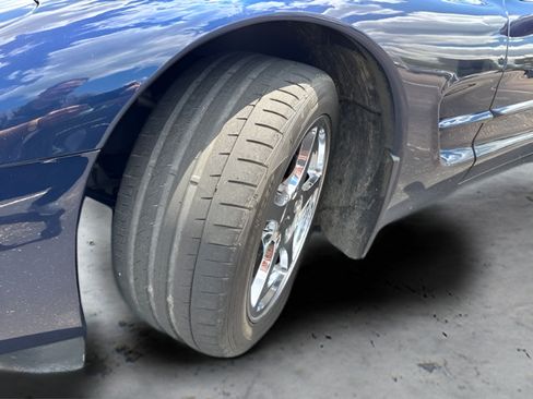Used 2001 Chevrolet Corvette Convertible w/ Preferred Equipment Group2 RWD image 12