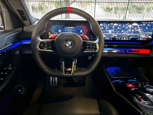 Used 2025 BMW M5 Touring image 5