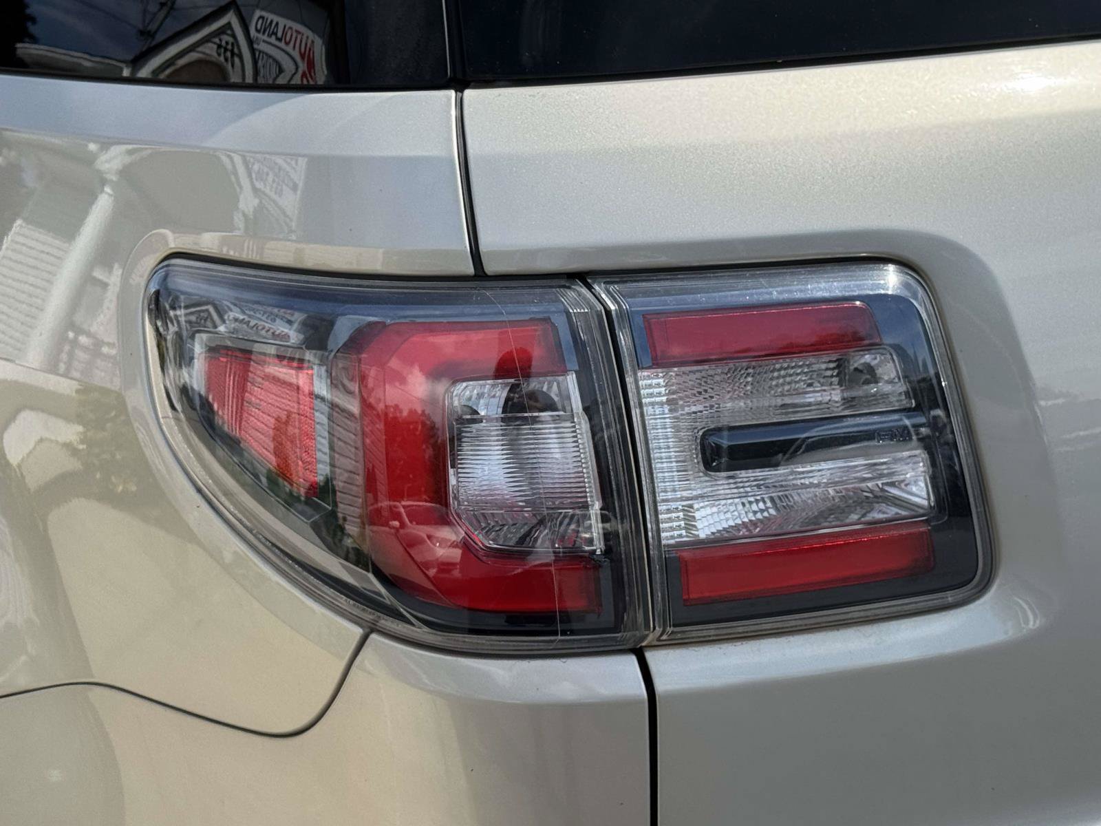 Used 2017 GMC Acadia Limited SLT AWD/4WD image 8