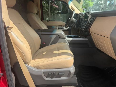 Used 2015 Ford F250 Lariat w/ Lariat Interior Package AWD/4WD image 14