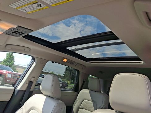 Certified 2022 Nissan Pathfinder Platinum w/ Lighting Package (N92) AWD/4WD image 14