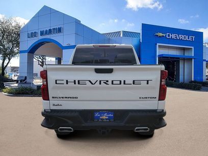 New 2026 Chevrolet Silverado 1500 Custom Trail Boss w/ LPO, Dark Essentials Package