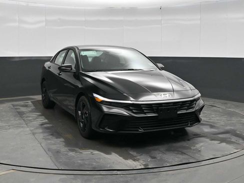 New 2026 Hyundai Elantra Sport image 2