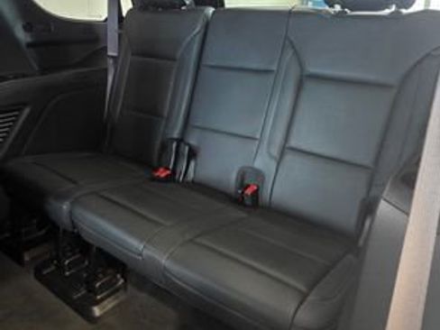 Used 2021 Chevrolet Tahoe LT w/ LT Signature Package image 28