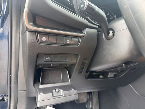 Used 2020 MAZDA MAZDA3 Sedan image 11