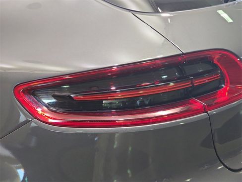 Used 2015 Porsche Macan S image 37