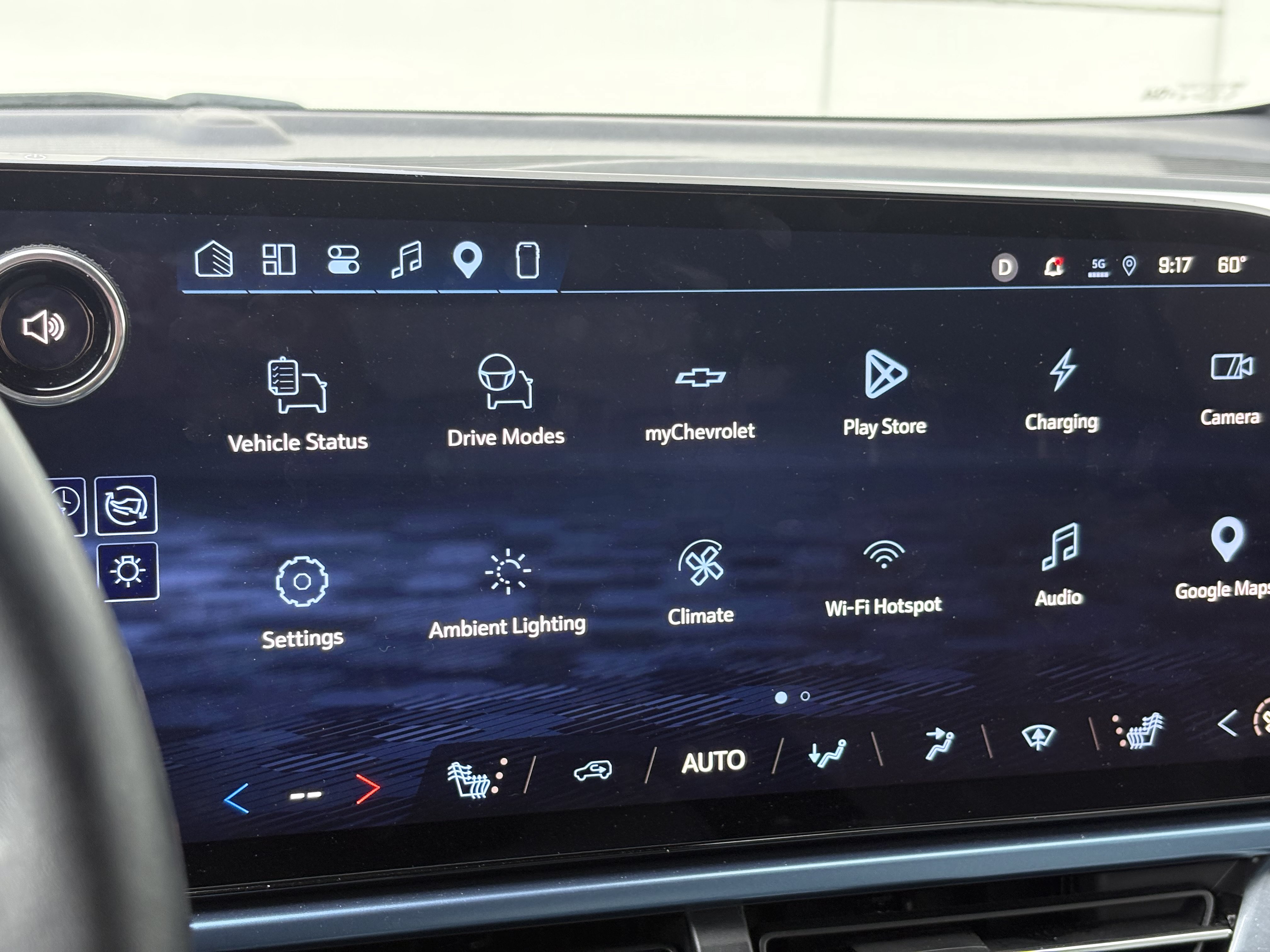 Used 2024 Chevrolet Equinox EV LT FWD image 20