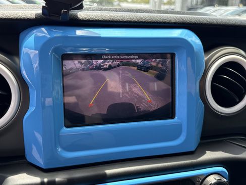 Used 2022 Jeep Wrangler Sport AWD/4WD image 21