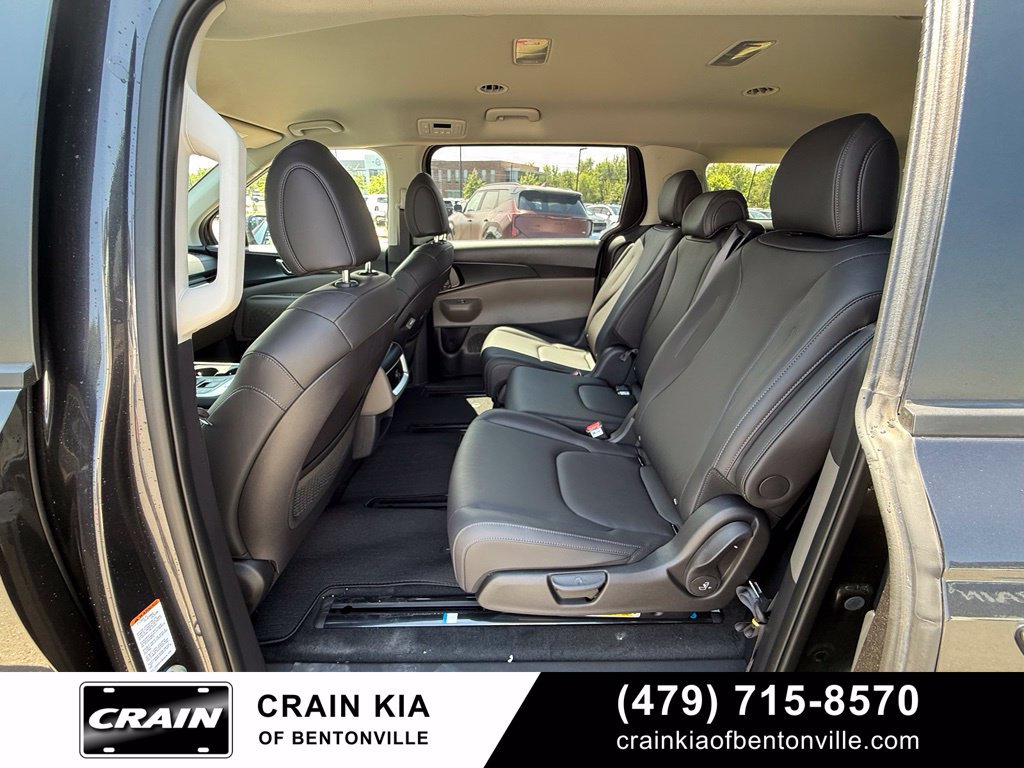 New 2026 Kia Carnival FWD image 25