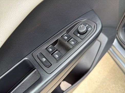 Used 2025 Volkswagen Taos S AWD/4WD image 13