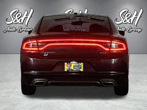 Used 2018 Dodge Charger SXT RWD image 19