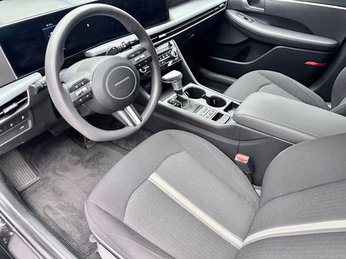 Used 2025 Hyundai Sonata SE image 9