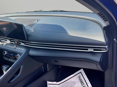 Used 2024 Hyundai Elantra Limited FWD image 14