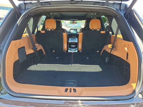 Used 2023 Lincoln Aviator Black Label Grand Touring AWD/4WD image 17