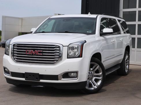 Used 2018 GMC Yukon XL SLT w/ Premium Edition image 3