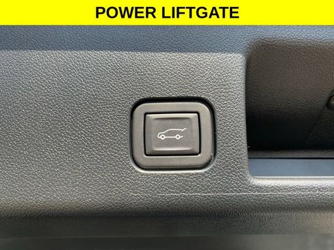Used 2024 Chevrolet Equinox EV RS FWD image 15