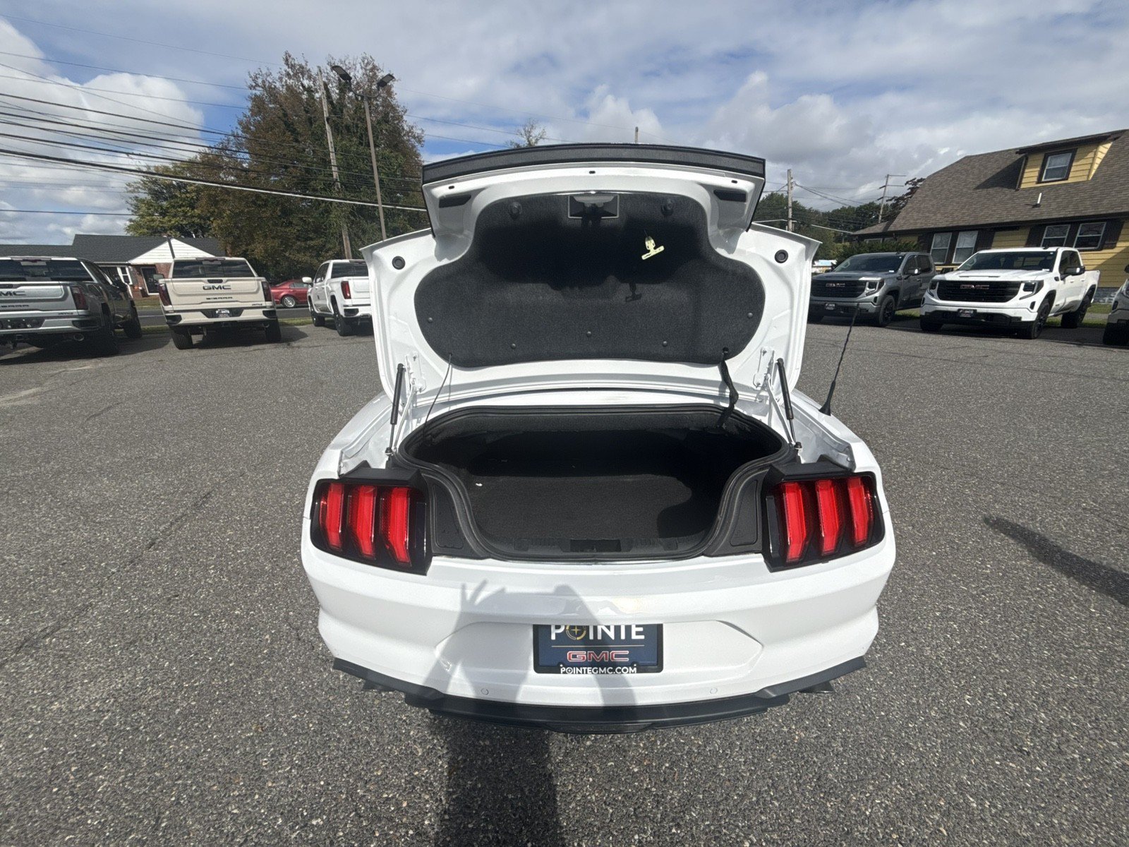 Used 2022 Ford Mustang Premium RWD image 26
